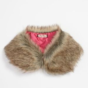 NWT Ruby & Bloom Faux Fur Collar